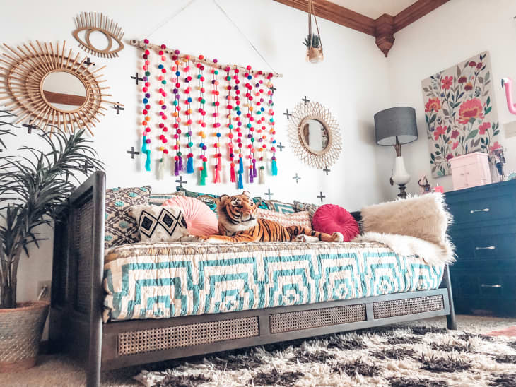 19 Creative Ways to Hang Art Above Your Bed Apartment Therapy